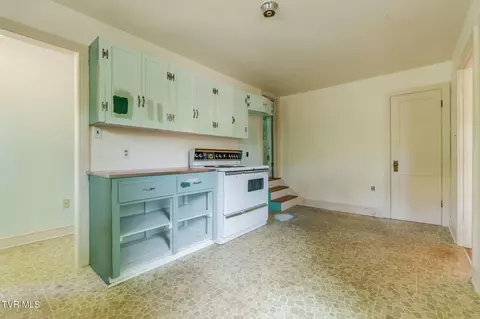 Kitchen - 725 Prospect Avenue Bristol Va 24201, Bristol, VA 24201 photo 2 of 3