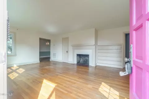 Living - 725 Prospect Avenue Bristol Va 24201, Bristol, VA 24201 photo 1 of 4