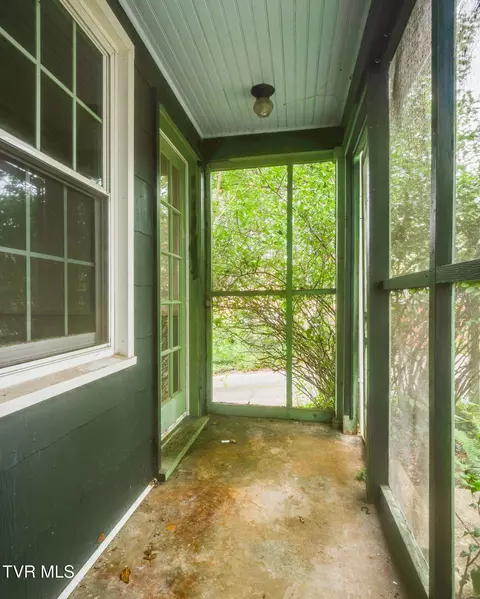 Exterior - 725 Prospect Avenue Bristol Va 24201, Bristol, VA 24201 photo 5 of 10