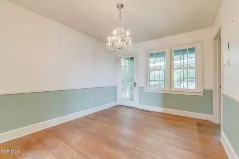 Dining - 725 Prospect Avenue Bristol Va 24201, Bristol, VA 24201 photo 1 of 2