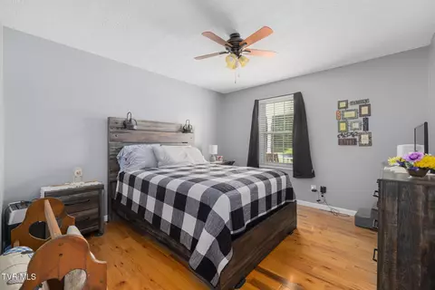 Bedroom - 214 Sunny Hill Court Fall Branch Tn 37656, Fall Branch, TN 37656 photo 1 of 3
