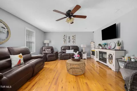 Living - 214 Sunny Hill Court Fall Branch Tn 37656, Fall Branch, TN 37656 photo 1 of 2
