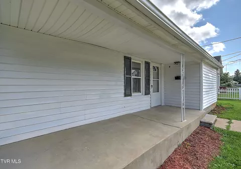 Exterior - 412 E Fairview Avenue Johnson City Tn 37601, Johnson City, TN 37601 photo 2 of 9
