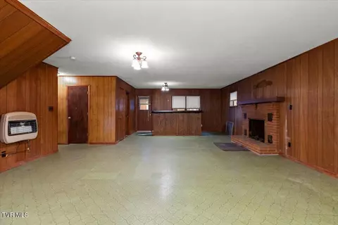 Living - 620 Valley Avenue Erwin Tn 37650, Erwin, TN 37650 photo 4 of 4