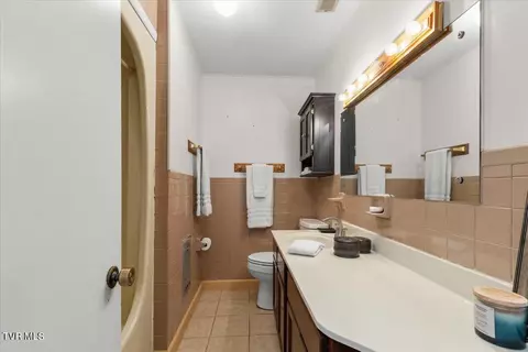 Bath - 620 Valley Avenue Erwin Tn 37650, Erwin, TN 37650 photo 1 of 1