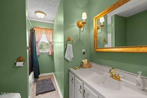 Bath - 207 Hermosa Drive Fall Branch Tn 37656, Fall Branch, TN 37656 photo 3 of 4