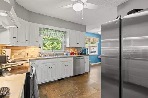 Kitchen - 207 Hermosa Drive Fall Branch Tn 37656, Fall Branch, TN 37656 photo 1 of 4