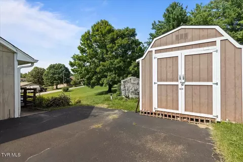 Exterior - 207 Hermosa Drive Fall Branch Tn 37656, Fall Branch, TN 37656 photo 3 of 10