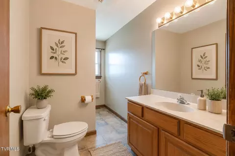 Bath - 100 Ridge Circle Drive Fall Branch Tn 37656, Fall Branch, TN 37656 photo 2 of 3