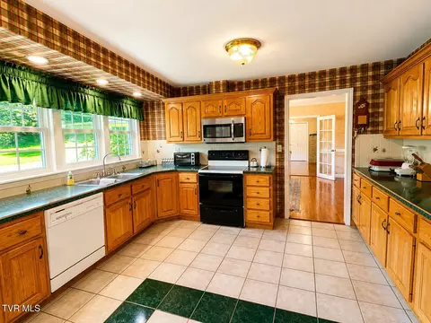 Kitchen - 501 E 9th Avenue Johnson City Tn 37601, Johnson City, TN 37601 photo 2 of 9