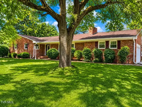 Exterior - 501 E 9th Avenue Johnson City Tn 37601, Johnson City, TN 37601 photo 2 of 26