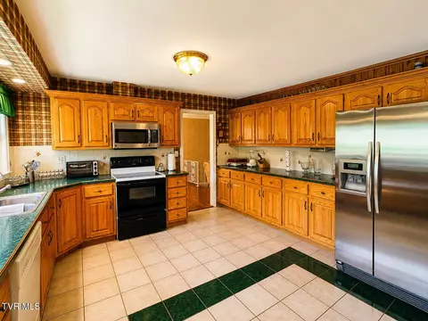 Kitchen - 501 E 9th Avenue Johnson City Tn 37601, Johnson City, TN 37601 photo 3 of 9