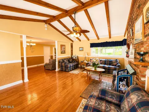 Living - 501 E 9th Avenue Johnson City Tn 37601, Johnson City, TN 37601 photo 6 of 9