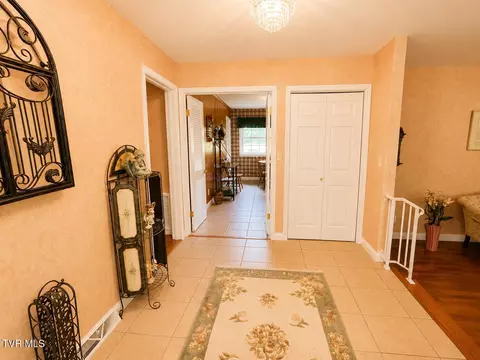 Entry Way - 501 E 9th Avenue Johnson City Tn 37601, Johnson City, TN 37601 photo 3 of 4