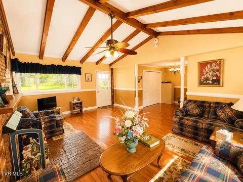 Living - 501 E 9th Avenue Johnson City Tn 37601, Johnson City, TN 37601 photo 7 of 9