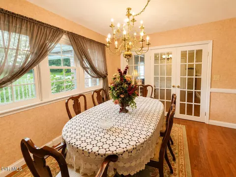 Dining - 501 E 9th Avenue Johnson City Tn 37601, Johnson City, TN 37601 photo 5 of 8
