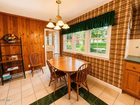 Dining - 501 E 9th Avenue Johnson City Tn 37601, Johnson City, TN 37601 photo 1 of 8