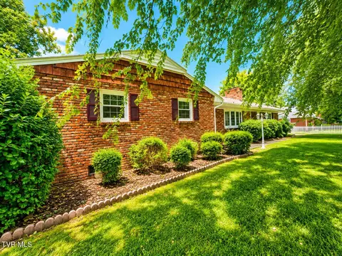 Exterior - 501 E 9th Avenue Johnson City Tn 37601, Johnson City, TN 37601 photo 6 of 26