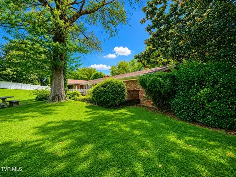Exterior - 501 E 9th Avenue Johnson City Tn 37601, Johnson City, TN 37601 photo 22 of 26