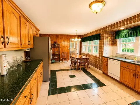 Kitchen - 501 E 9th Avenue Johnson City Tn 37601, Johnson City, TN 37601 photo 6 of 9
