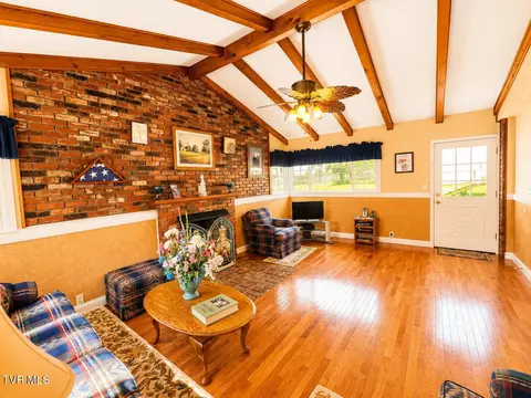 Living - 501 E 9th Avenue Johnson City Tn 37601, Johnson City, TN 37601 photo 8 of 9