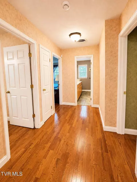 Entry Way - 501 E 9th Avenue Johnson City Tn 37601, Johnson City, TN 37601 photo 4 of 4