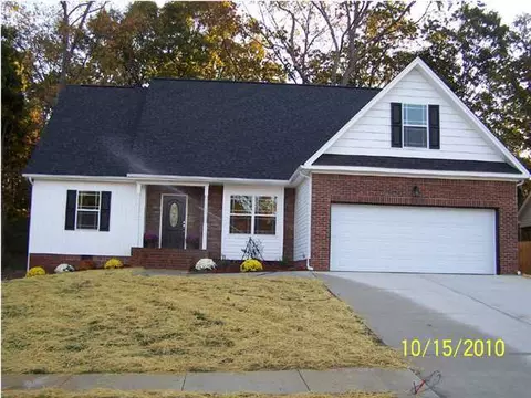 686 Soaring Eagle Cir, Hixson, TN 37343 photo 1