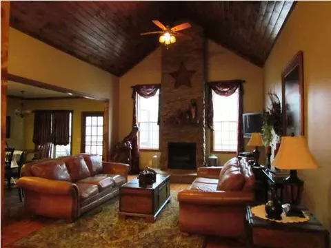 465 Mossy Oak Dr, Jasper, TN 37347 photo 2