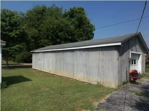 1758 E Crabtree Rd, Hixson, TN 37343 photo 2