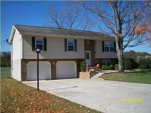 7521 Mcdaniel Ln, Ooltewah, TN 37363 photo 1