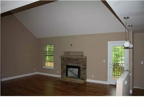 876 Soaring Eagle Cir, Hixson, TN 37343 photo 2