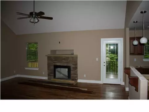 876 Soaring Eagle Cir, Hixson, TN 37343 photo 4