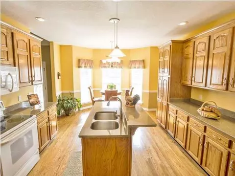 8507 Streamside Dr, Ooltewah, TN 37363 photo 6