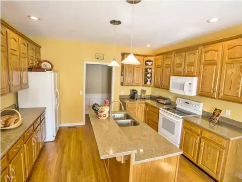 8507 Streamside Dr, Ooltewah, TN 37363 photo 11