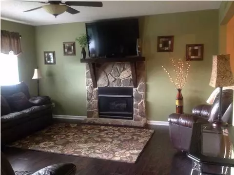 239 Gregory Dr, Ringgold, GA 30736 photo 2