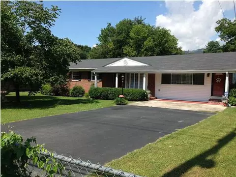 611 Phillips Ave, Jasper, TN 37347 photo 1