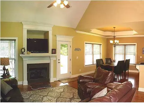 8641 Keystone Cir, Chattanooga, TN 37421 photo 2