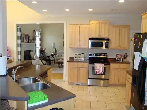 8690 Keystone Cir, Chattanooga, TN 37421 photo 11