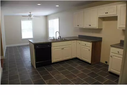 2006 Cluster Dr, Dalton, GA 30721 photo 3