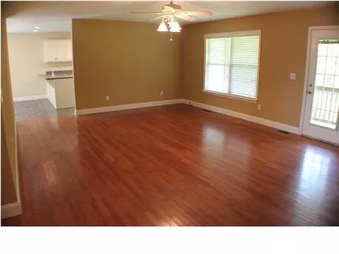 2006 Cluster Dr, Dalton, GA 30721 photo 2
