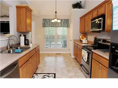 7491 Pfizer Dr, Ooltewah, TN 37363 photo 9
