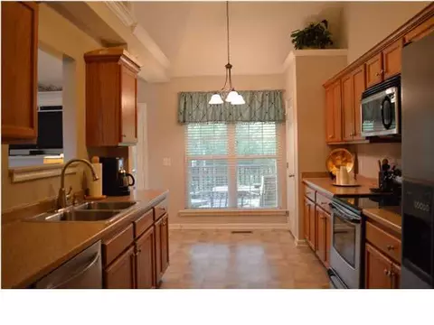 7491 Pfizer Dr, Ooltewah, TN 37363 photo 4