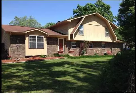 7803 Celeste Ln, Hixson, TN 37343 photo 2
