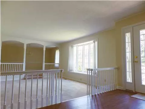 9540 Brainerd Rd, Chattanooga, TN 37421 photo 4