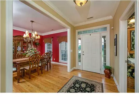 8604 Streamside Dr, Ooltewah, TN 37363 photo 5