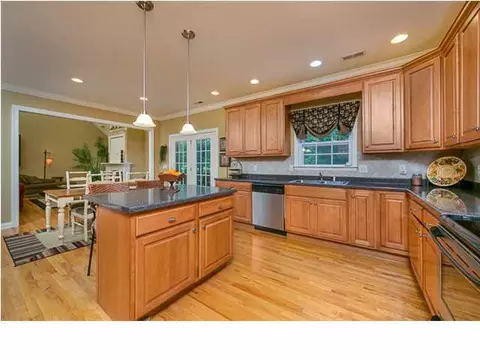 8604 Streamside Dr, Ooltewah, TN 37363 photo 11