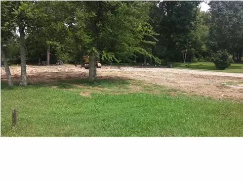 135 Beaver Rd, Fort Oglethorpe, GA 30742 photo 1