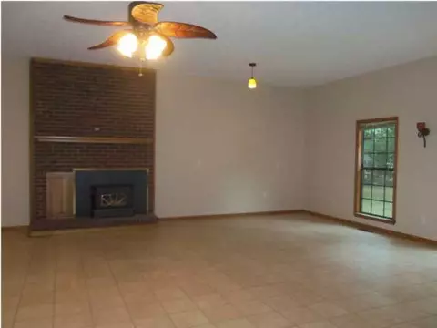1372 Bicentennial Trl, Rock Spring, GA 30739 photo 2