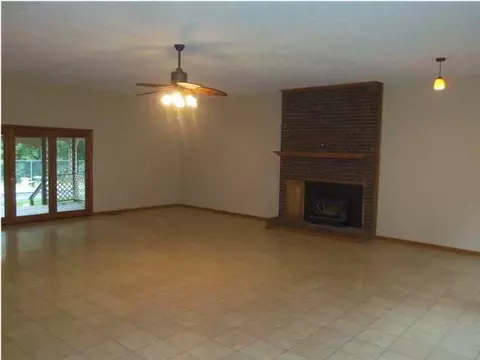 1372 Bicentennial Trl, Rock Spring, GA 30739 photo 3