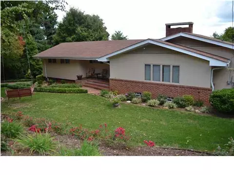 668 E Crest Rd, Chattanooga, TN 37404 photo 2